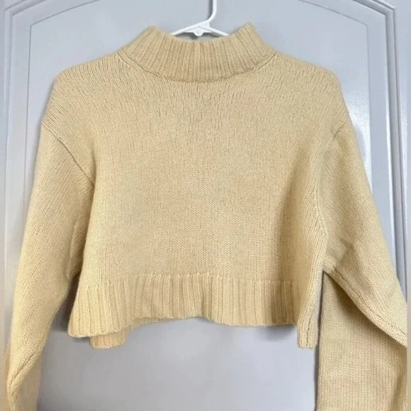 Aritzia Wilfred Free Knit Chunky Cropped Sweater 100% merino wool butter yellow - Picture 2 of 10